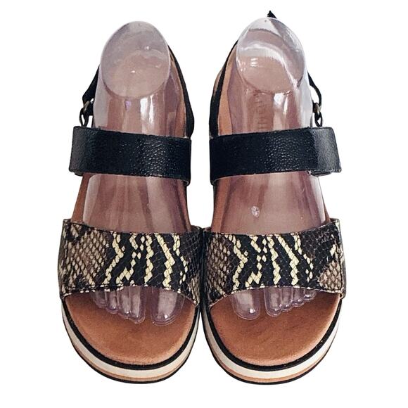 Wmns Vionic Brielle Ray Snakeskin Hook & Loop Sz 8 Black White Strappy Platform - Picture 3 of 8